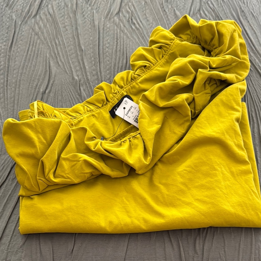 Express Yellow Asymmetrical Ruffled Crop Top - Picture 4 of 4